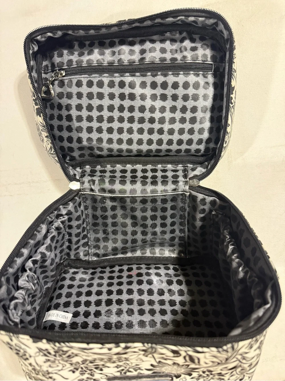 B. R. Russo Black & White Floral Zip Makeup Case